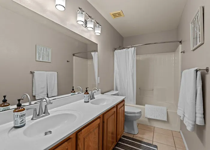 Lavish 3br Haven W Private Pool Holiday home *
